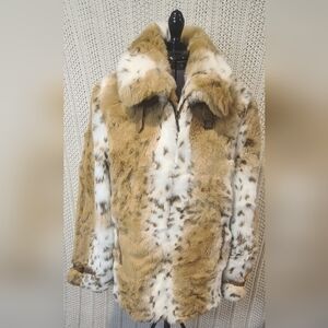 Dennis Basso Luxurious Faux Fur Coat snow leopard/animal print women size Medium